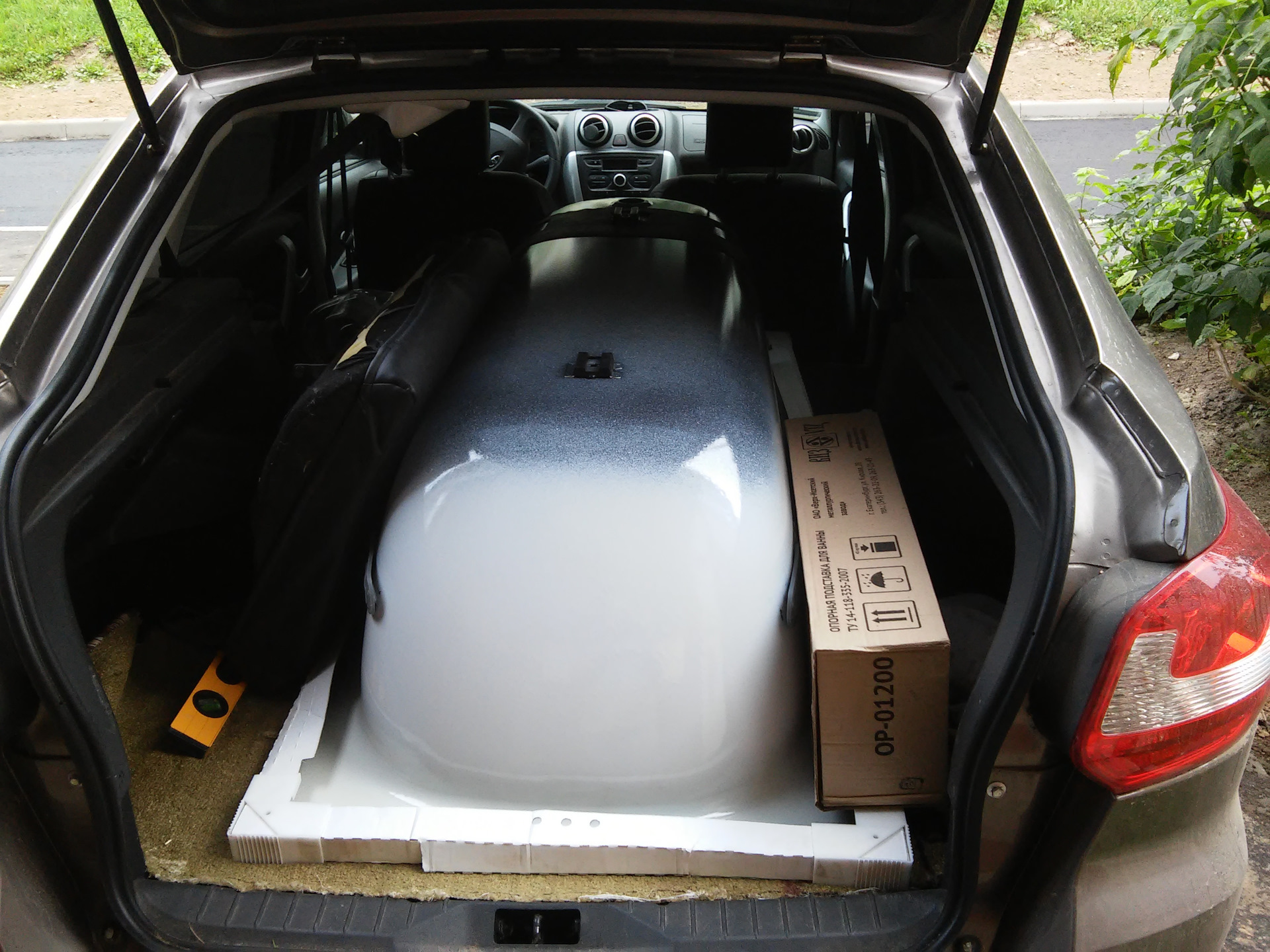 влезет ли ванна. влезет ли ванна. объем багажника гранта лифтбек. влезет ли ванна 150см в машину. влезет ли ванна.