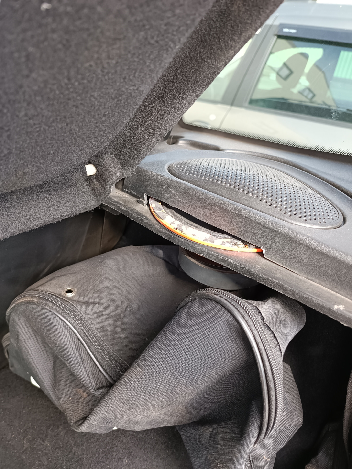 Задние динамики — Lada Niva Travel, 1,7 л, 2024 года | автозвук