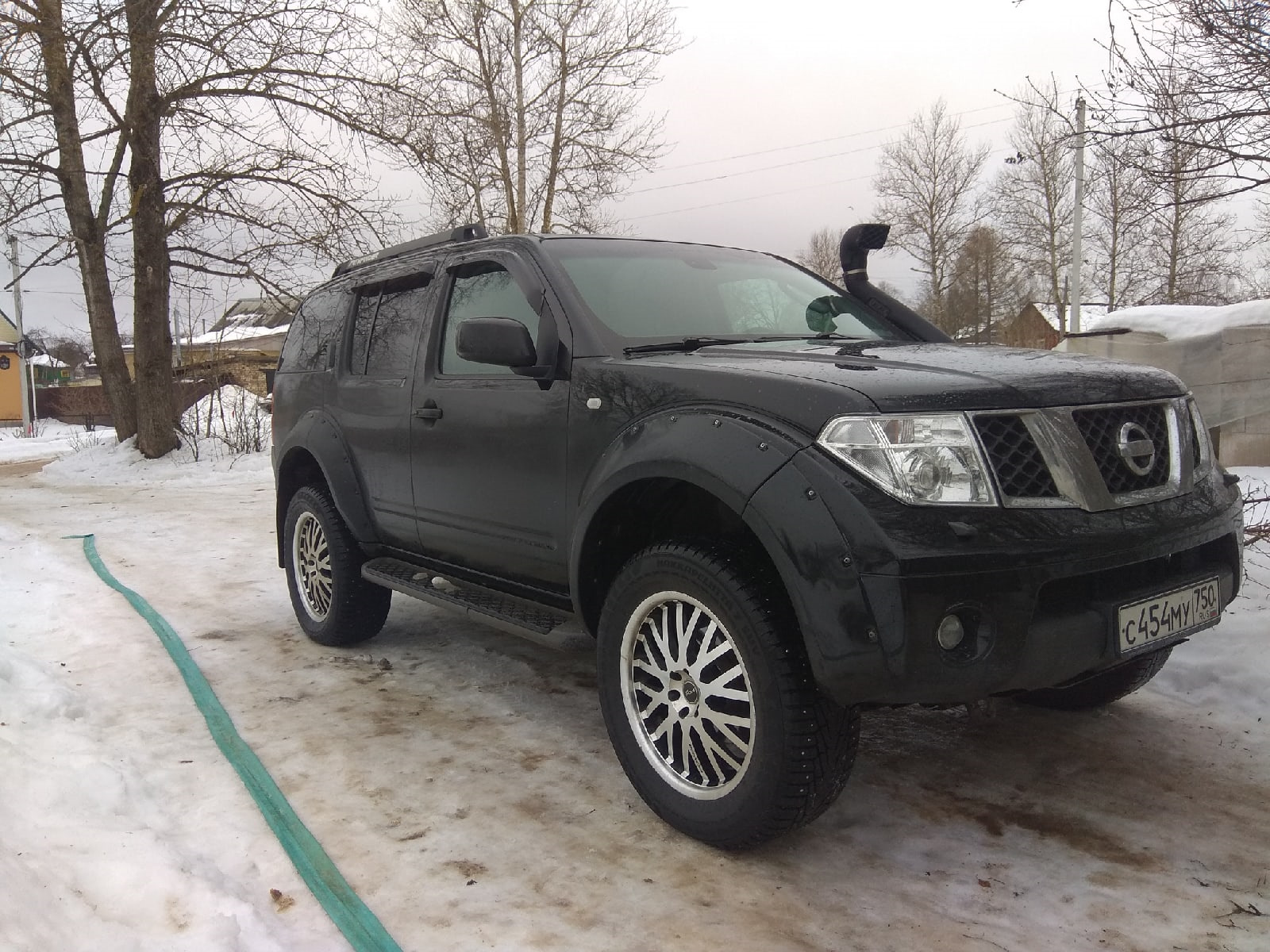 Ниссан патфайндер бу авито. Nissan Armada 275 60 r20.