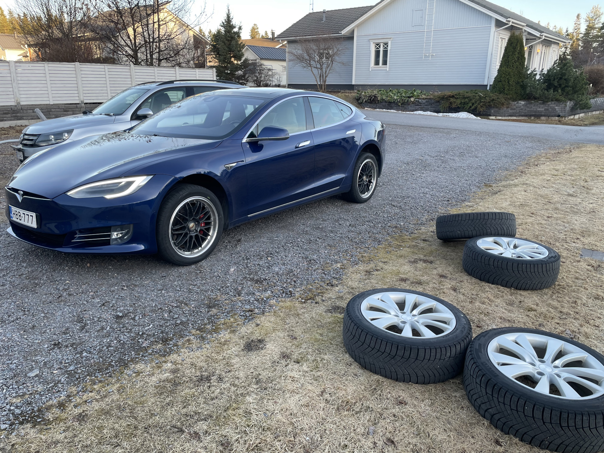 Машина не видит ключ — Tesla Model X, 2016 года | поломка | DRIVE2