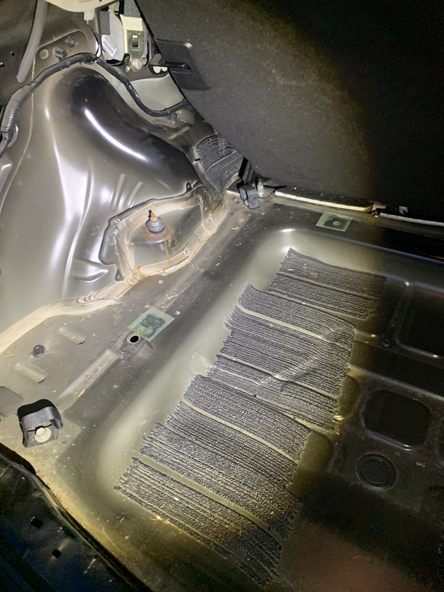 Ржавый кузов — Ford Maverick II, 3 л, 2006 года | поломка | DRIVE2