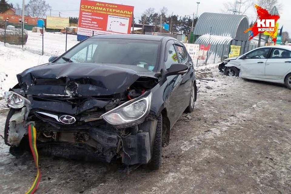 Разбитый ы. Разбитый Хендай Солярис 2015. Разбитый Hyundai Solaris.