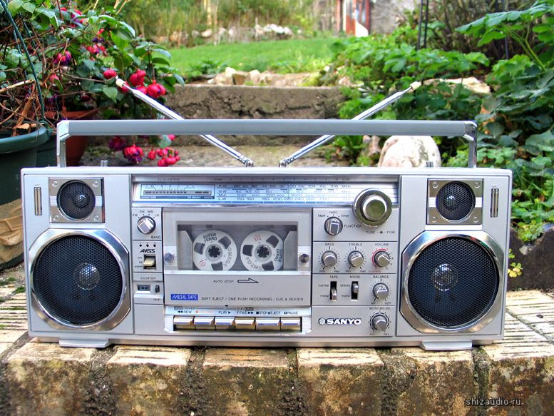 Мини магнитола. Sanyo m7900. Sanyo 7900. Sanyo c2 Boombox. Магнитола Санио 7900.