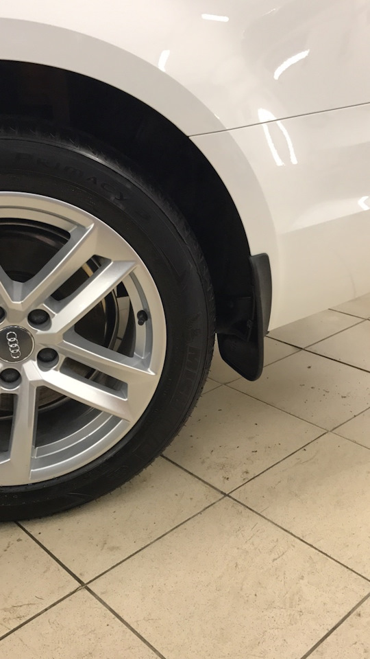 Аккуратные брызговики или как установить самому — Audi A4 (B9), 1,4 л ...