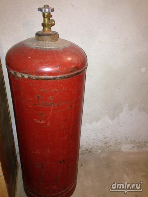 Газ баллон 20 кг. Газовый баллон 20 кг. ГАЗ баллон 20 литровка. Газовый баллон старого образца.