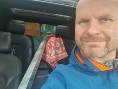 Установка беспроводной зарядки в автомобиль