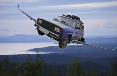 18d7bads 240 Как перевернуть машину на крышу