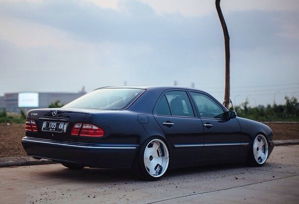 W210 Black Wheels