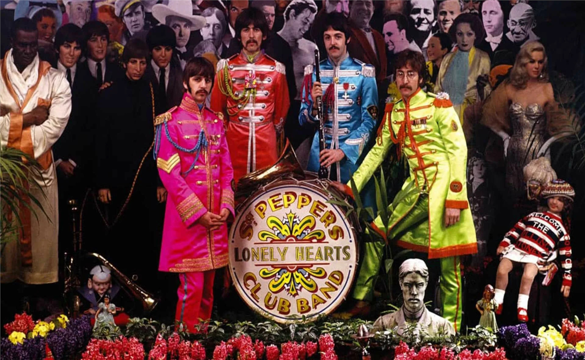 Альбом sgt. Pepper s lonely hearts club band. Сержант пеппер битлз. Клуб одиноких сердец beatles. Обложка альбома битлз клуб одиноких сердец сержанта пеппера.