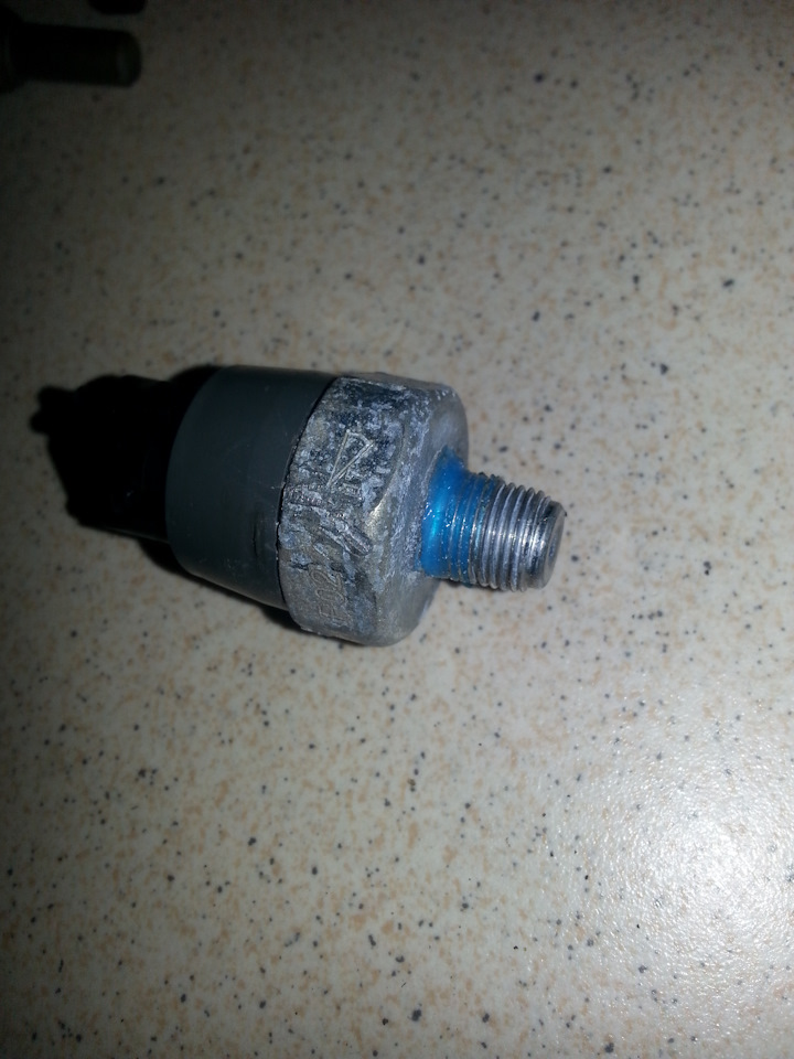 Масляный датчик — Pontiac Vibe (1G), 1,8 л, 2004 года | своими руками ...