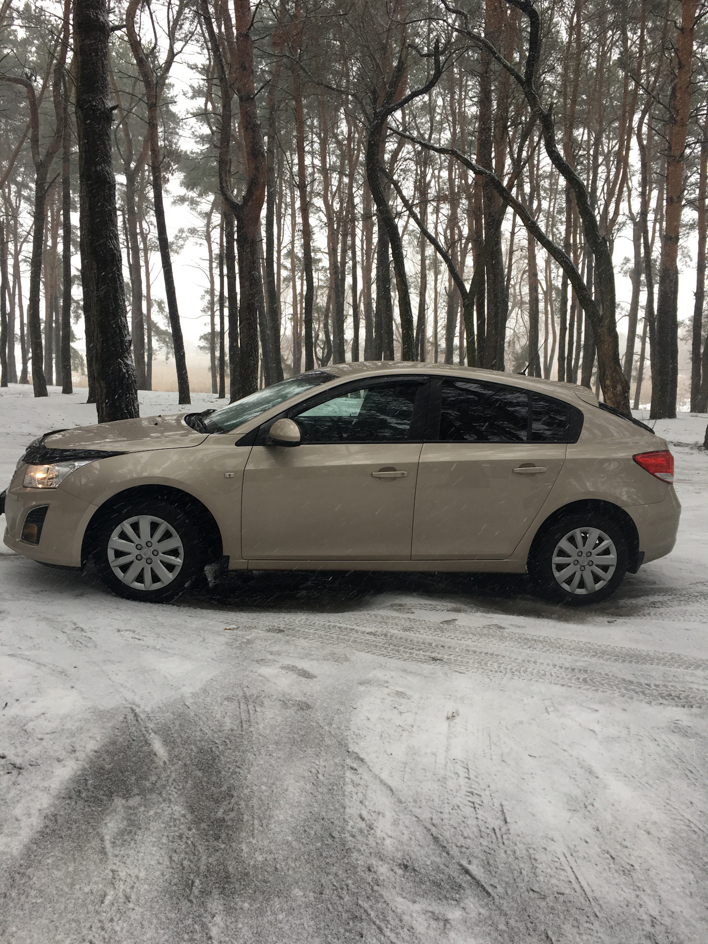 chevrolet cruze бежевый металлик