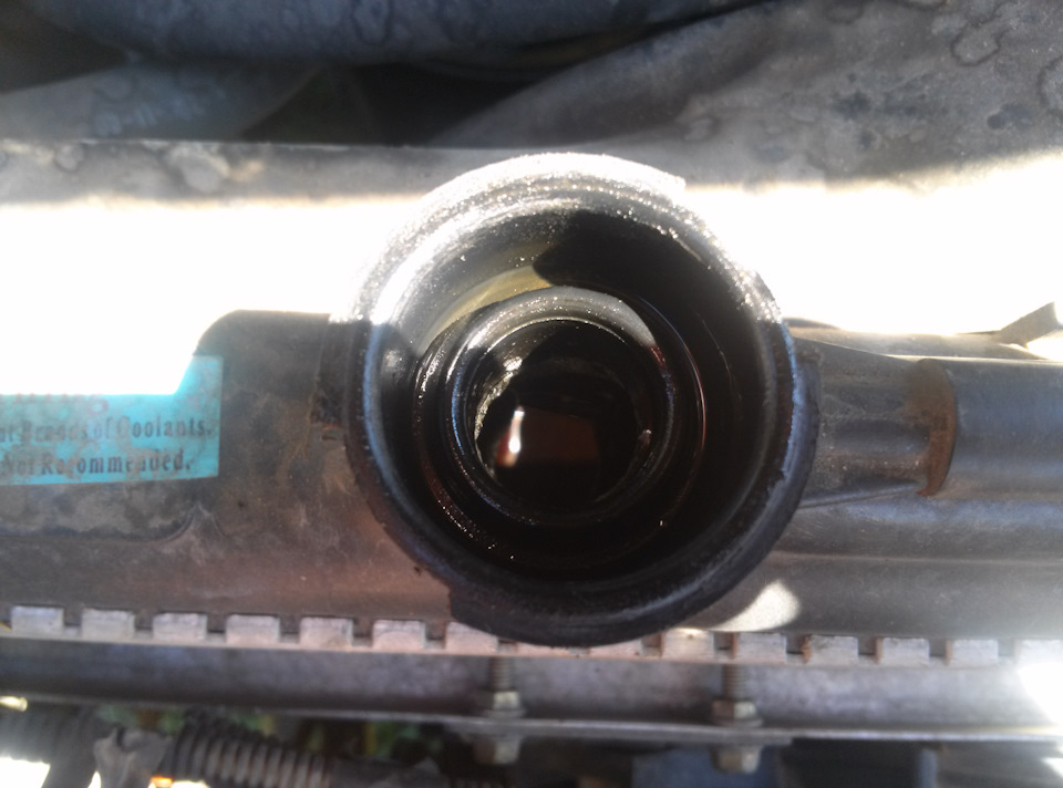 пена в радиаторе — Suzuki Grand Vitara (1G), 2 л, 2001 года ...