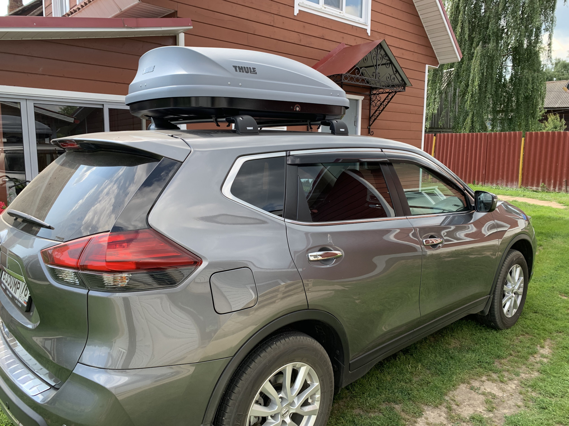 Thule pacific 100. Thule Ocean 100. Бокс Thule Ocean 100. Thule Ocean 100 крепление
