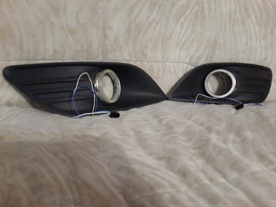 Установка колец COB — Ford Focus II Sedan, 1,8 л, 2009 года ...