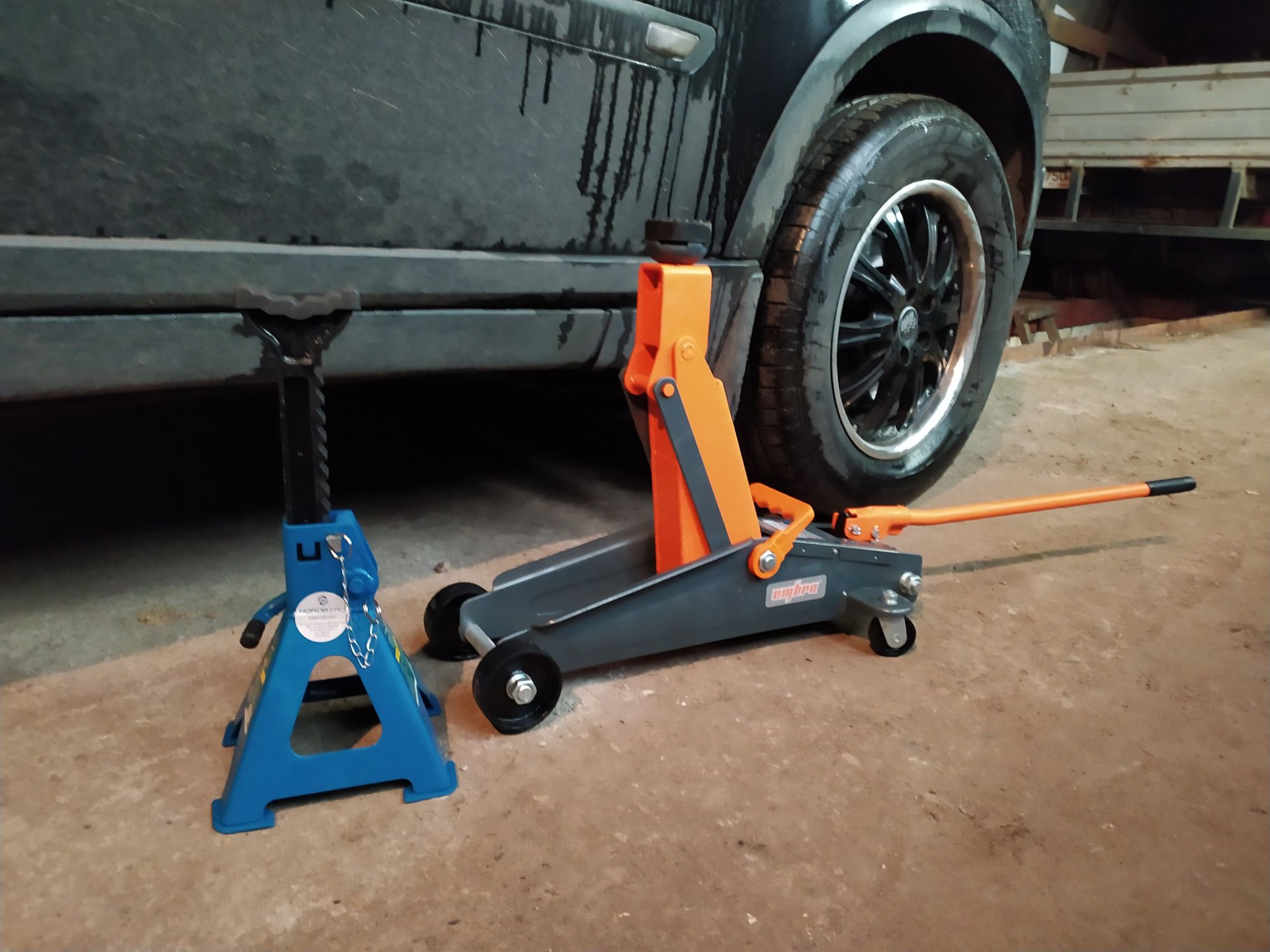 Ombra oht305mrk. 5f-300. Подкатной домкрат для нивы шевроле высота подъема. Подкатной домкрат ваз 2107. Ombra oht202wf.