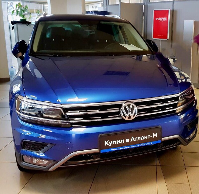 Volkswagen синий. Volkswagen Tiguan 2018 Blue. VW Tiguan 2021 Blue. Фольксваген синий Reef. VW Tiguan 2021 синий.