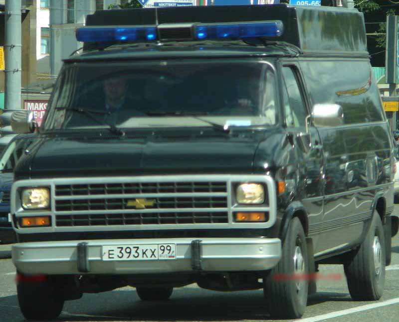 Машины гон. Chevrolet van ФСО. Chevrolet Blazer ФСО. Шевроле Ван 1998. Chevrolet Suburban ФСО.