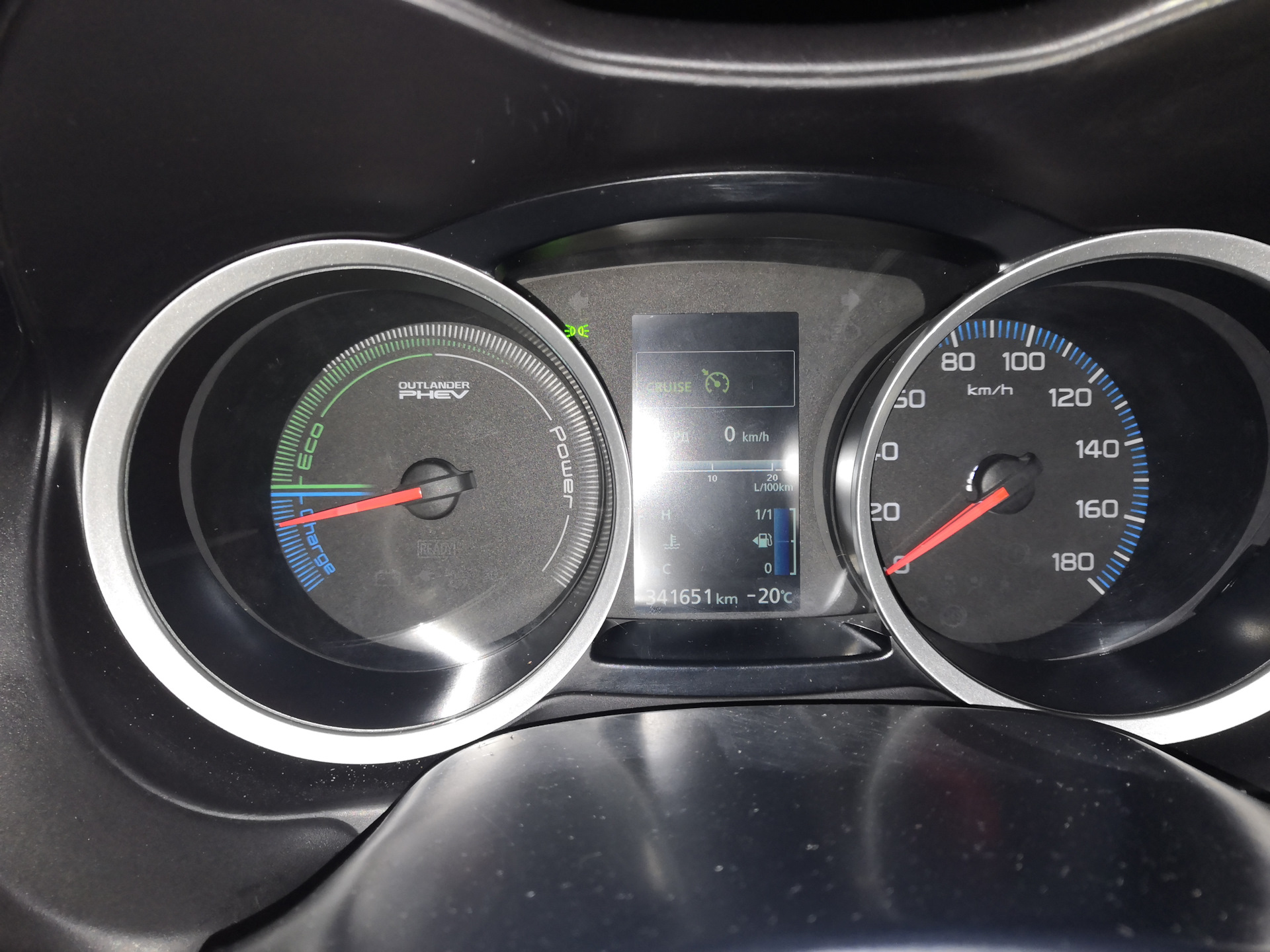 Установил на мицубиси. Mitsubishi connect