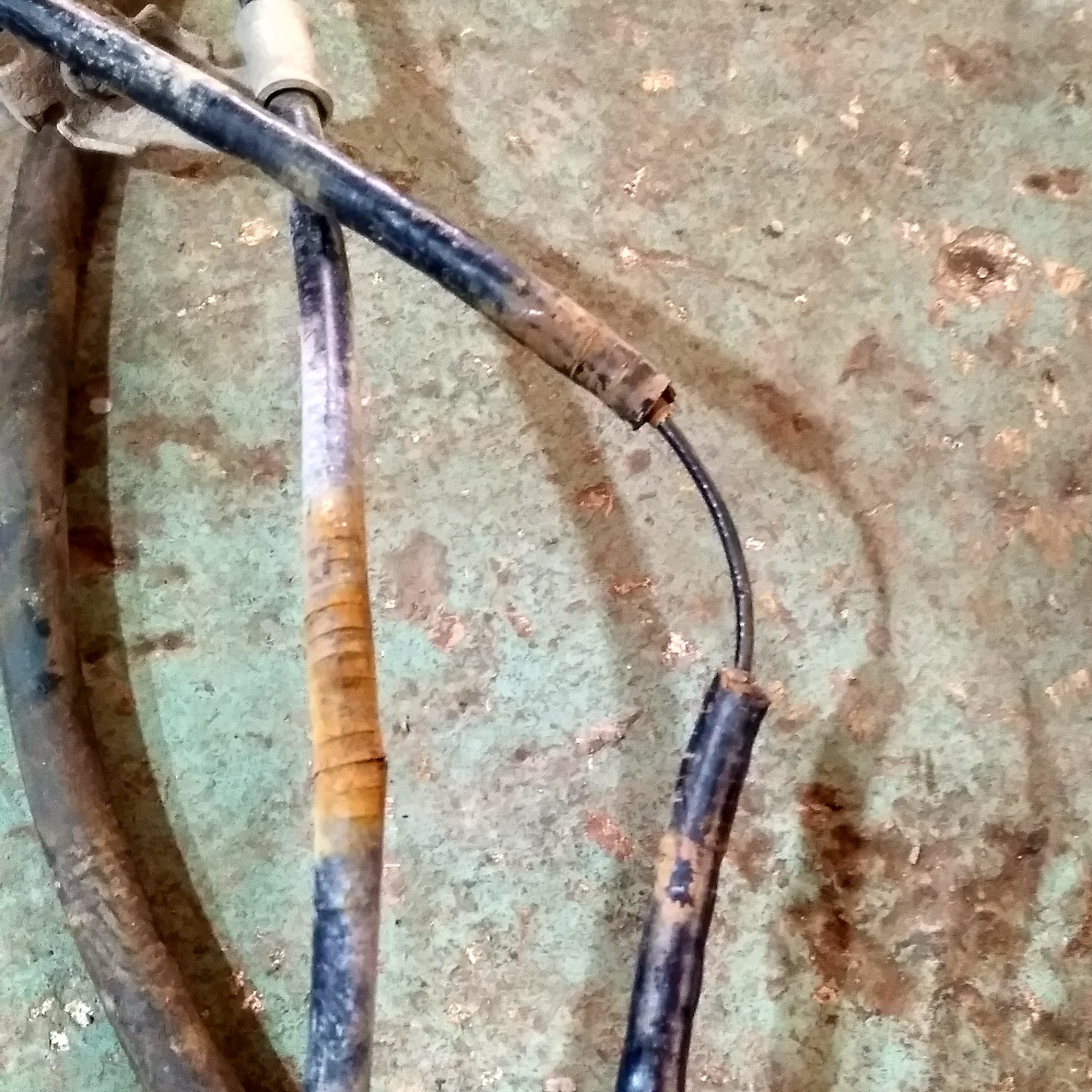 ## Нужен совет по тросам ручного тормоза. — Ford Focus III Hatchback, 1 ...