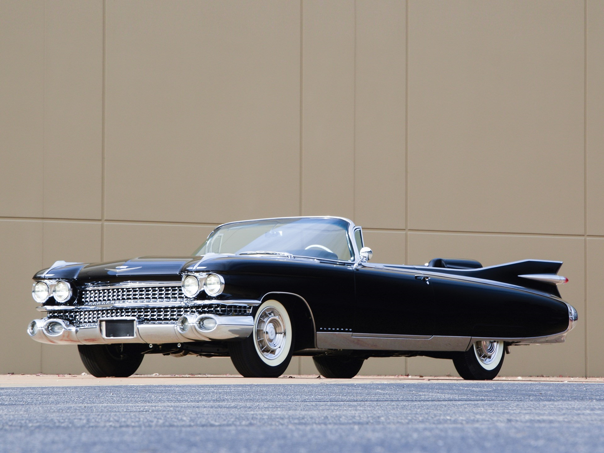 Пятидесяти машинами. Cadillac Eldorado 1959. Cadillac Eldorado Biarritz 1959. Cadillac Eldorado 50-х. Cadillac Eldorado 1950.