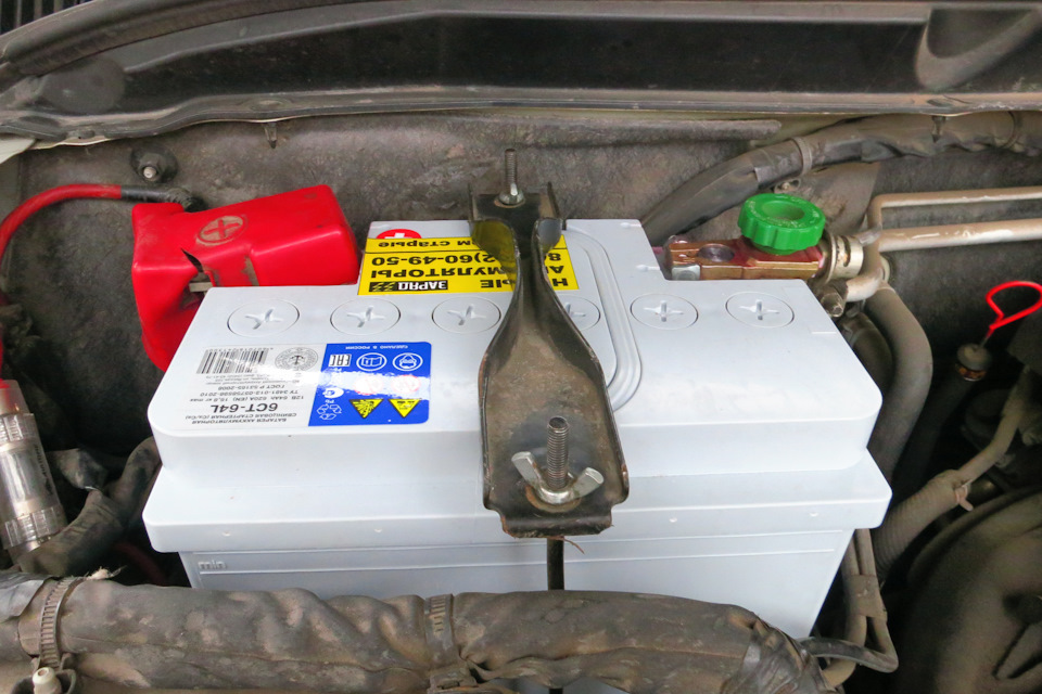 Купил новый аккумулятор. — Nissan Qashqai (1G), 2 л, 2011 года ...