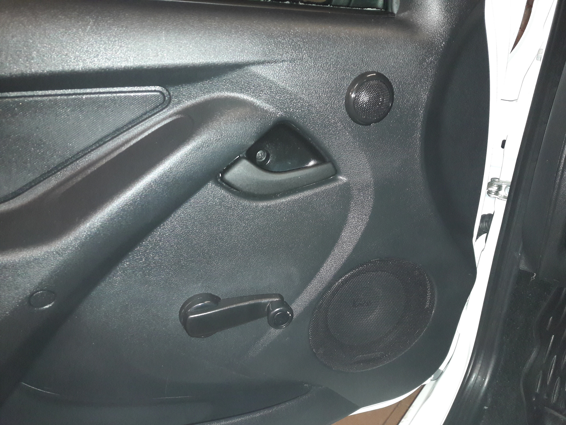 Подиумы в гранту — Lada Гранта, 1,6 л, 2016 года | автозвук | DRIVE2