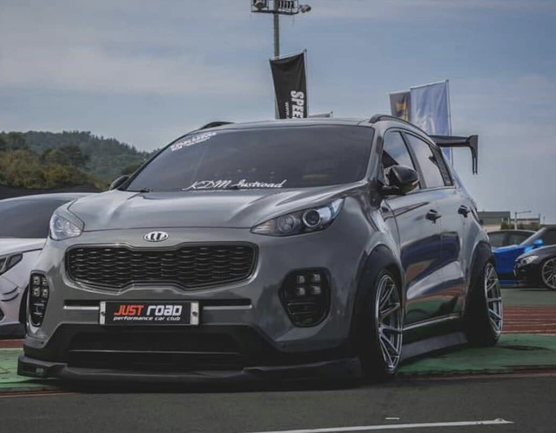 Тюнингованный киа. Kia Sportage 4 Tuning. Kia Sportage 2016 Tuning. Kia Sportage Tuning 2019. Kia Sportage 4 тюнинг.