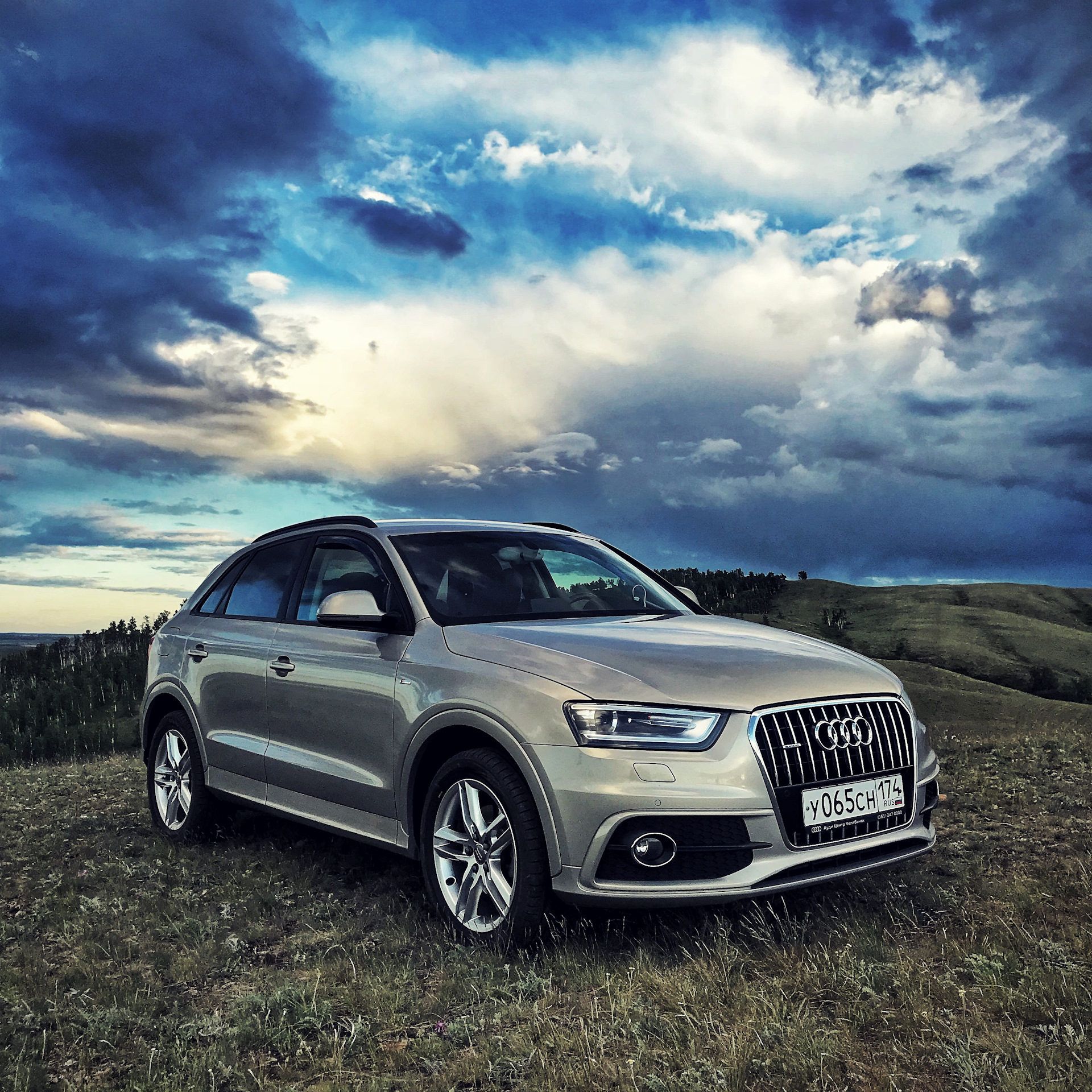 Audi q4. Audi q3. Audi q3 и q7. Audi q3 s line. Audi q3 q5 q7.