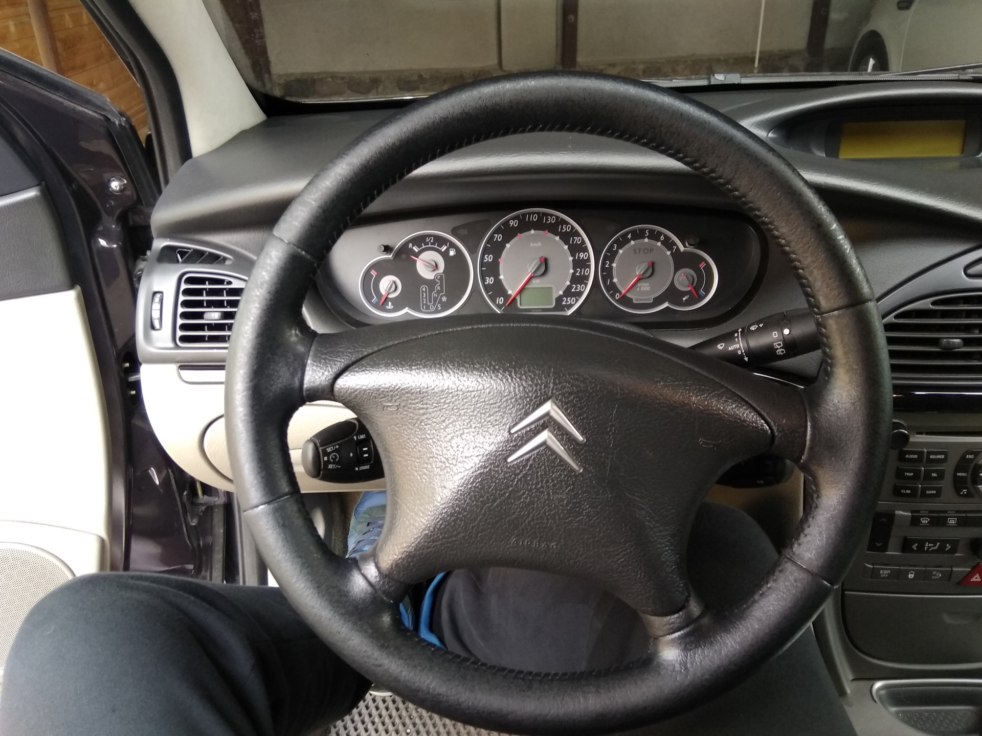 Чем почистить кожаный руль? — Citroen C5 (1G), 2,2 л, 2002 года ...