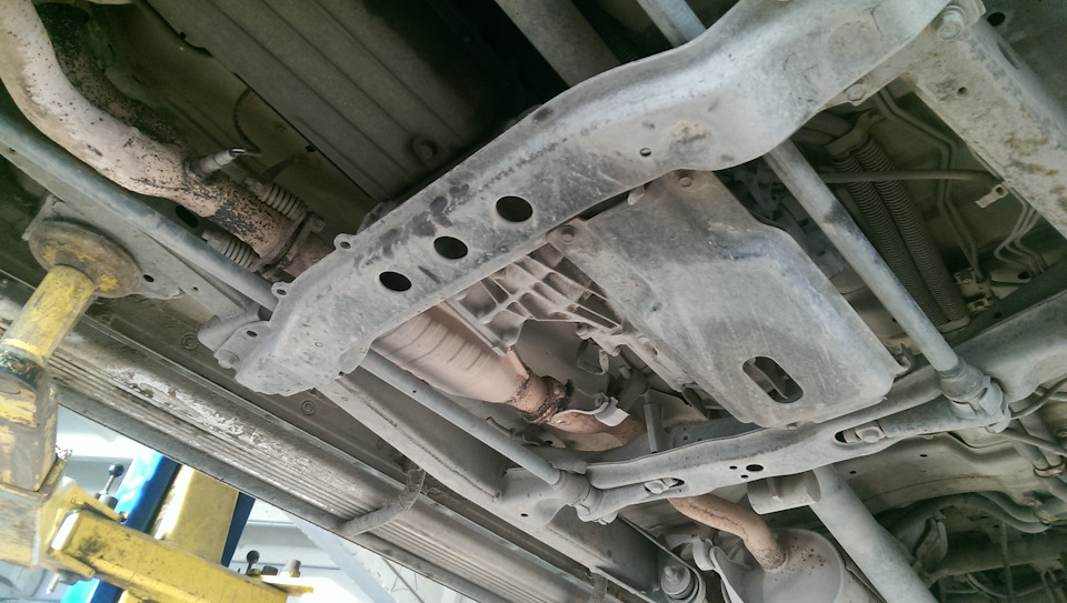 Расход топлива, и коллектора выхлопные — Mitsubishi Pajero (2G), 3 л ...