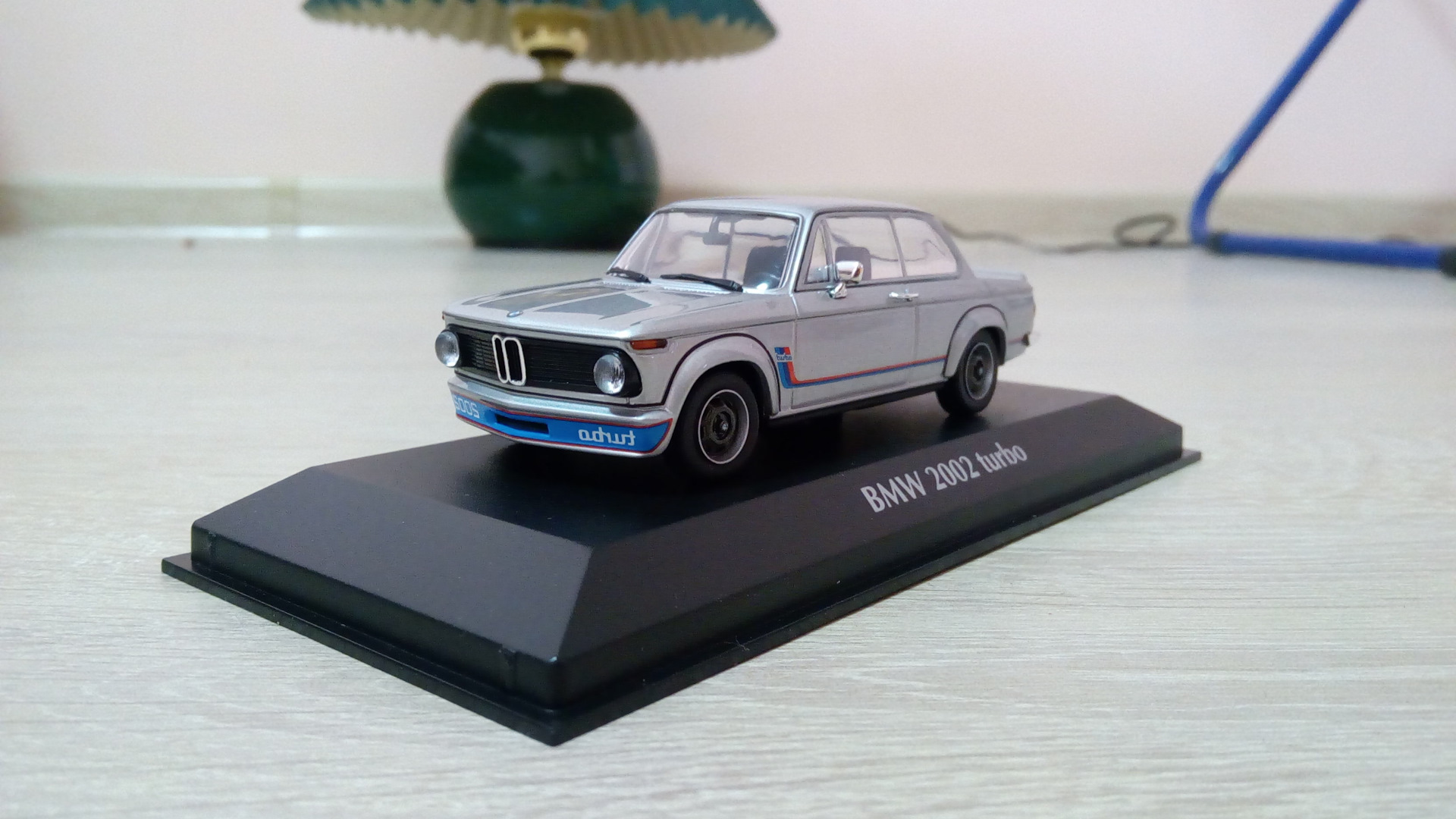 Модель бмв 1 43. Бокс раскладушка моделей БМВ 1:43.