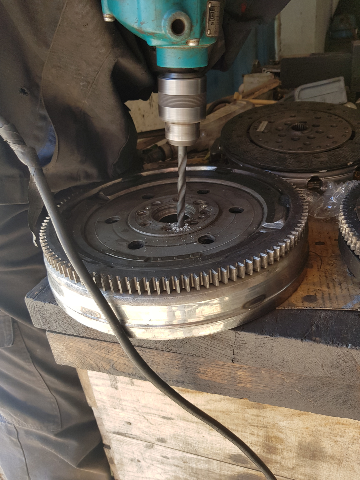 Одномассовый маховик вместо двухмассового — Mazda MPV II, 2 л, 2004 ...