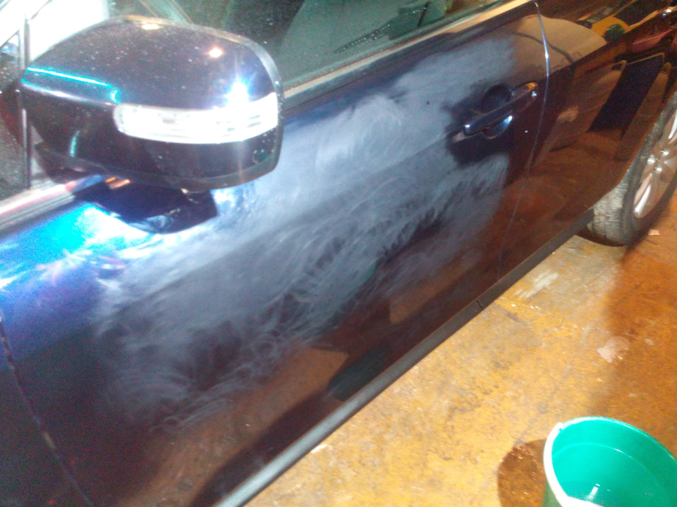 Полировка кузова автомобиля. Перегретый лак после полировки. Перегретый лак после полировки. Прожгли лак. Перегретый лак после полировки.