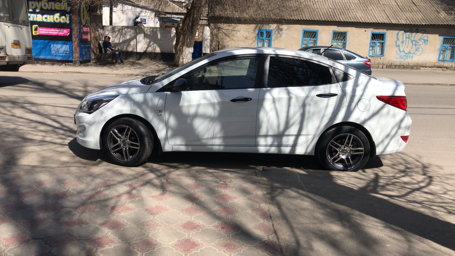 Ребята нужен совет по дискам R 16 — Hyundai Solaris, 1,6 л, 2014 года |  колёсные диски | DRIVE2