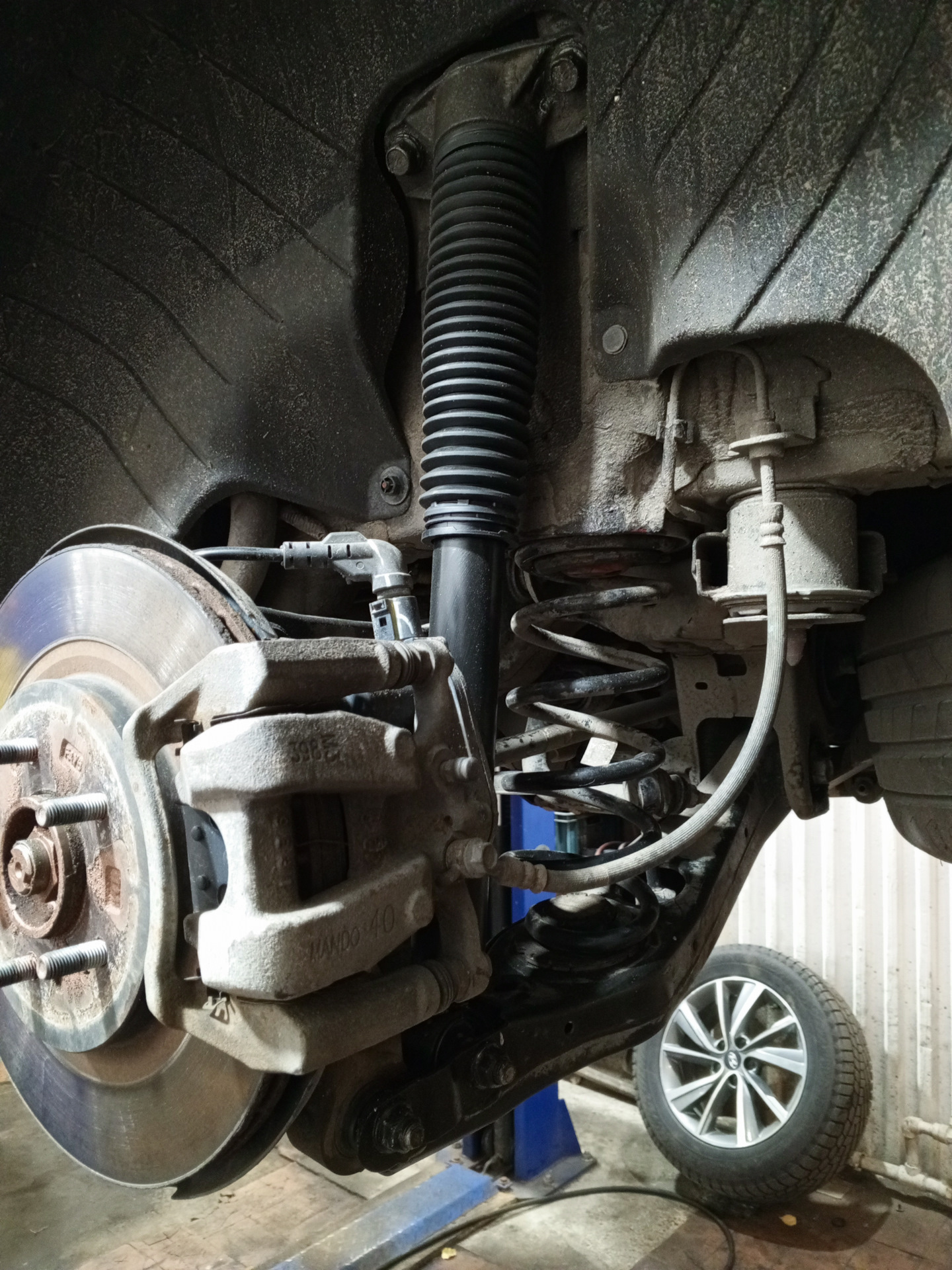 Задние опоры амортизаторов — Hyundai Santa Fe (4G), 2,4 л, 2019 года ...
