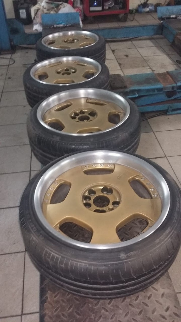 Колесом форум. Диски Zauber Glanzen. Диски Заубер r18. Zauber диски r18 разборные. Sparco ns2.