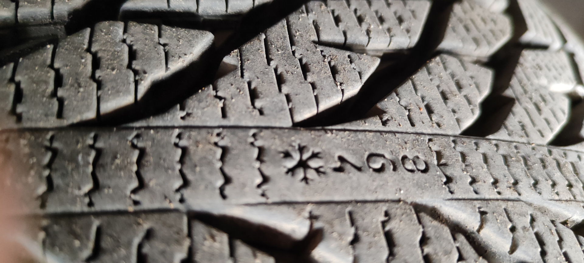 Износ зимней резины Bridgestone Blizzak DM-V2 — Toyota Land Cruiser 200 ...