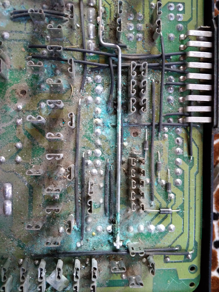 Блок реле и предохранителей — Москвич 2141, 1,7 л, 1994 года ...