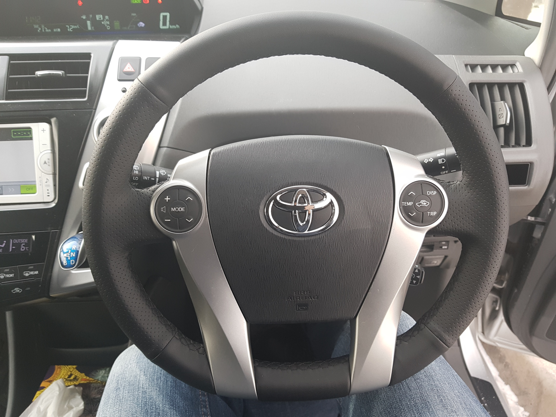 руль приус 50. приус снять руль. приус снять руль. руль toyota prius 2010. датчик угла поворота toyota prius 30.