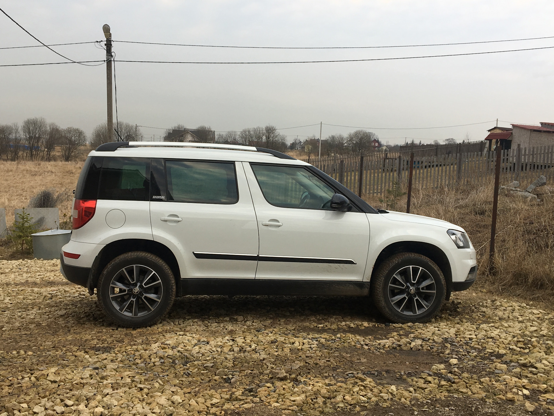 Шкода йети r17. Skoda yeti 225 55. Шкода йети r17. 215 60 17 шкода йети. Шкода йети r17.