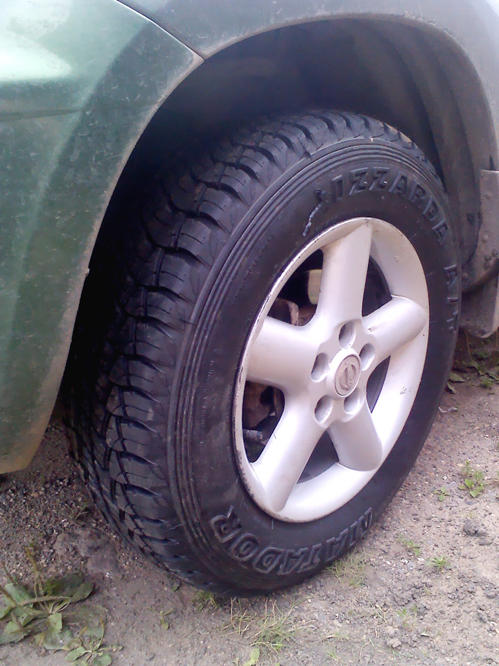 215 70 r16. 215/70 R16 Hyundai Tucson. 215 70 16 Туссан 2008. Туксон 2007 шины 215/70/16. 215/70 R16 на Хендай Туксон 2008.