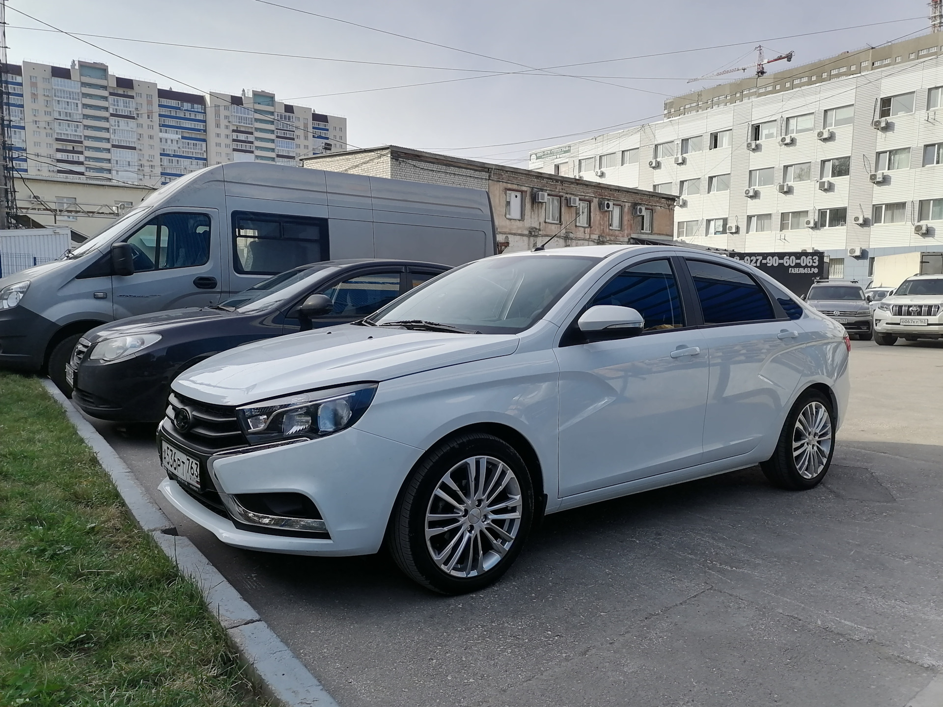 Диски Сильверстоун, китайская резина и колодки NiBK — Lada Vesta SW, 1,6 л,  2022 года | колёсные диски | DRIVE2