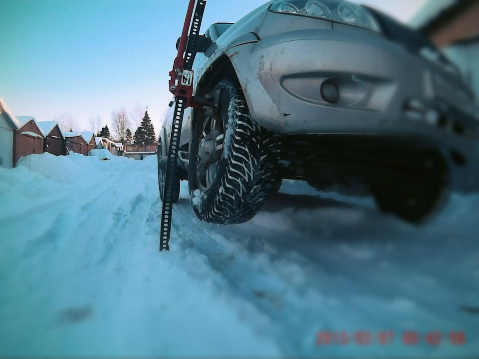 Крепление расширительного бачка и Lift mate — УАЗ Patriot, 2,7 л, 2011 ...