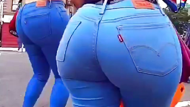 Pounding Franceskas thick pussy and fat ass in public