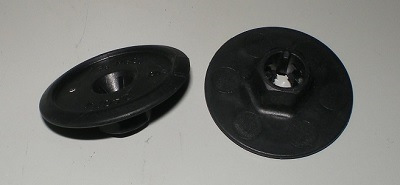 Комплект крепежа защиты форд фокус 2. Форд фокус крепления подкрылка. Крепеж подкрылка focus 2. Пистон подкрылка форд мондео. 1028521 ford клипса.