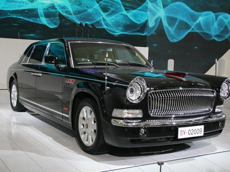 Автомобили китая старые. FAW Hongqi правительства. Роллс Ройс главы государство. FAW лимузин. Китайский правительственный автомобиль.