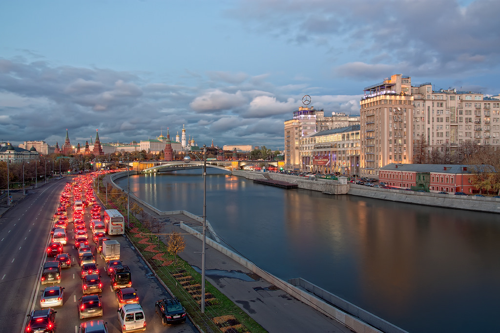 Просто москва. Москва Сумерки. 1 Город России. Московские Сумерки картинки. Москва центр Сумерки.