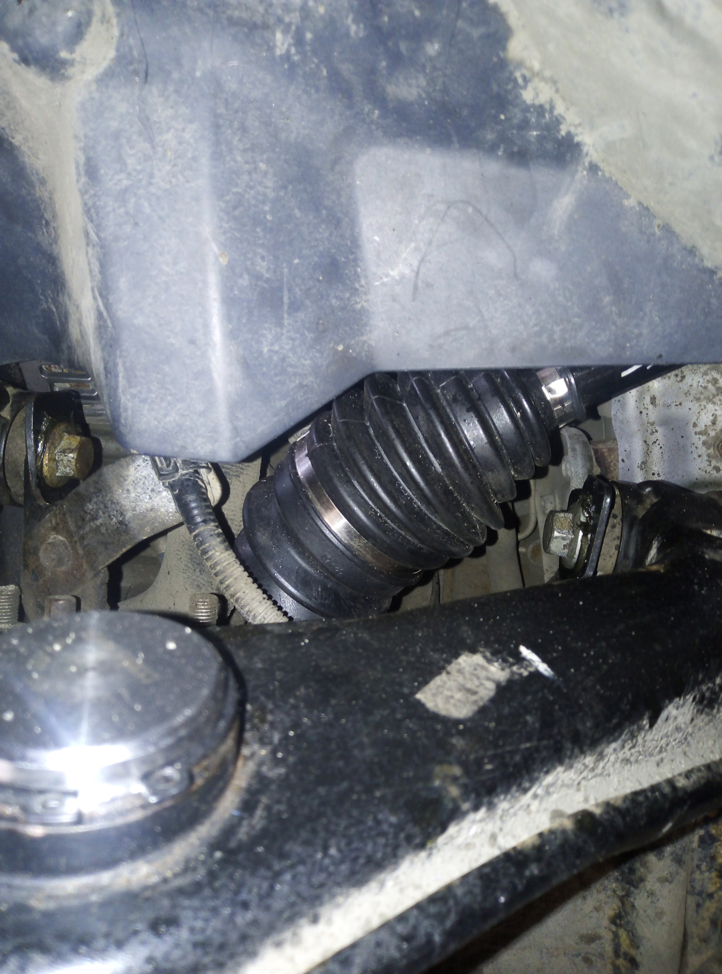 Пыльник рулевого вала — Nissan Pathfinder (3G), 2,5 л, 2011 года ...