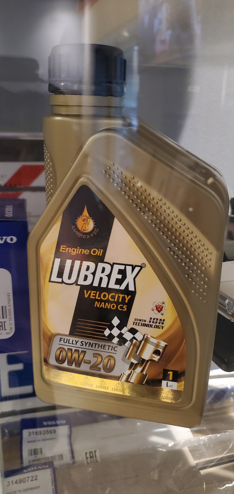 Замена масла и передних колодок. — Volvo V60 Cross Country (2G), 2 л ...