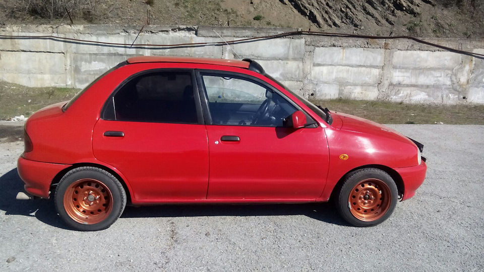 Выкатились на улицу - Mazda 121 III, 1,3 л, 1991 года своими руками DRIVE2